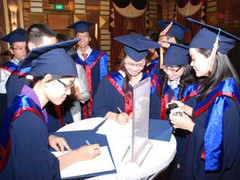 Cứ thất nghiệp là đi học… thạc sĩ