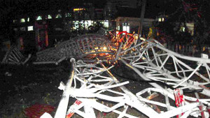 Nhiều người bị thương, vạn ngôi nhà hư hại do bão số 10