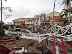 Clip: Đổ cột thu phát, chết 2 người ở Quảng Bình