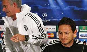 Ngoại hạng 1/10: Mourinho nổi khùng, MU thôi hà tiện