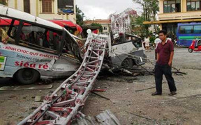 Clip, ảnh: Miền Trung tan hoang sau bão