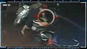 Camera ghi lại trọn bộ màn dàn cảnh của 4 siêu trộm