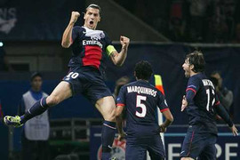 Ibra đánh gót siêu đẳng, Pepe mặt bê bết máu