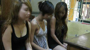 Bắt 'má mì' xinh đẹp kiêm gái bán dâm