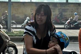 Người dân khóc nghẹn chờ giây phút viếng Đại tướng