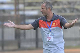 U19 Việt Nam thắng to, thầy Pháp vẫn lắc đầu