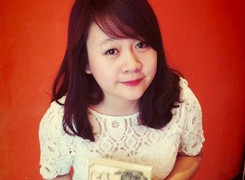 Nữ sinh 9X xinh đẹp thu nhập 'khủng'