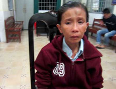 Bị ăn đòn vì...dám kêu xe buýt chật?