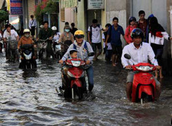 Đồng bằng sông Cửu Long ngập trong nước lũ