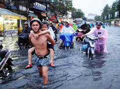 Video: TP.HCM ngập nặng