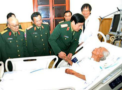 Bộ trưởng Quốc phòng: Biết ơn người Anh Cả của quân đội