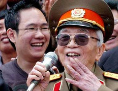 Cháu nội Đại tướng: 'Ông vẫn sống trong tim chúng tôi'