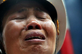 Nữ cựu binh khóc òa trước Nhà tang lễ viếng Đại tướng