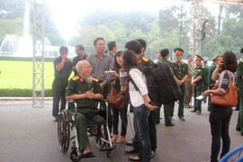 TP.HCM: Đồng bào đang vào viếng Đại tướng Võ Nguyên Giáp