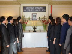 Sứ quán Việt Nam ở các nước vĩnh biệt Đại tướng