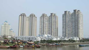 Thị trường bất động sản nguy cơ vỡ chùm