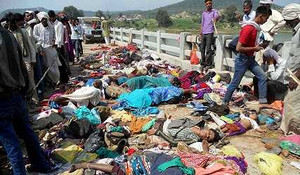 Ấn Độ: Giẫm đạp kinh hoàng, hàng trăm người thương vong