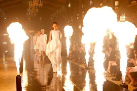 Next Top Model: Tìm người mẫu hay quảng cáo trá hình?