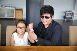 Phương Mỹ Chi trở thành 'gà' độc quyền của Quang Lê