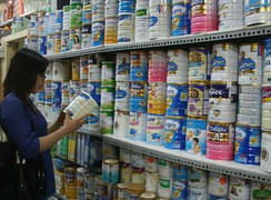 Sữa bột cho trẻ em được bình ổn giá