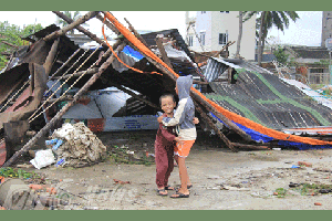 Miền Trung gồng mình khắc phục hậu quả bão số 11