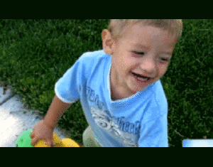 Mẹ ngồi uống rượu, con bị chó cắn chết