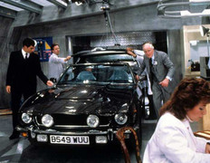 Từng đến Việt Nam, điệp viên 007 dùng các siêu xe gì?