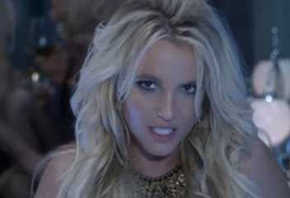 Britney Spears 'chỉnh sửa' ba vòng quá tay trong MV mới