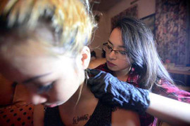 Cô giáo 9X dạy võ thành thợ xăm hình đình đám Hà thành