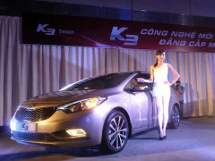 Mạnh tay nâng đời, Kia K3 có đấu lại Altis, Focus?