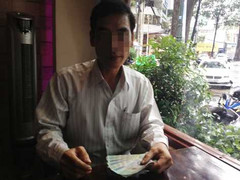 TP.HCM: Nam giám đốc bị cướp, dân thản nhiên 'hôi của'