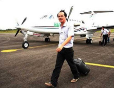 Có thực bầu Đức mua máy bay cho học viên?