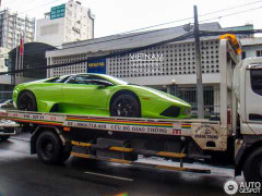 Nỗi 'khổ' đại gia lắm tiền đi siêu xe ở VN