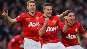 Van Persie không cứu được David Moyes hèn nhát