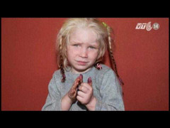 Cô bé 4 tuổi bí ẩn làm điên đầu cảnh sát