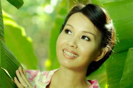 Cẩm Ly đi bán bánh tét lấy tiền làm liveshow