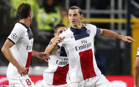 Pha ghi bàn mạnh ngang gió cấp 14