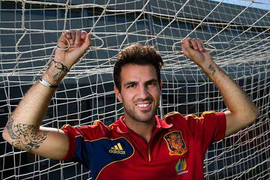 Ngoại hạng 25/10: Fabregas bóng gió trở lại Arsenal