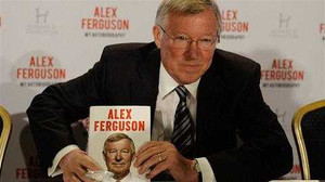 Sir Alex Ferguson đang làm hại MU?