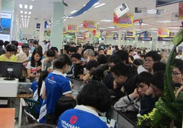 Khai trương siêu thị điện máy, khuyến mại tới 50%