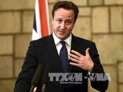 Lộ tin do thám, Thủ tướng Anh chỉ trích báo giới