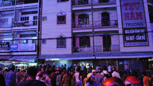 Cầm mã tấu, xông vào cướp tiệm vàng lớn nhất Cà Mau