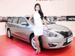 Teana và Accord có gì để đại chiến với Camry ở VN?