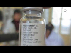 Tiêm vắcxin Quinvaxem trở lại, hàng chục trẻ nhập viện