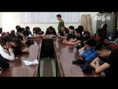 Theo chân cảnh sát 'xới tung' tụ điểm bay lắc trá hình ở Hà Nội