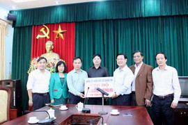 Nhiều đơn vị tiếp tục ủng hộ nạn nhân vụ nổ pháo hoa