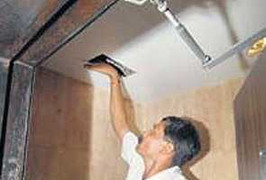 Cán bộ nhà đài đặt camera trong nhà vệ sinh nữ