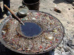 Sự thật kinh hoàng về dầu ăn ở Trung Quốc