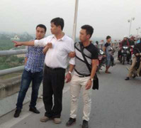 Khởi tố bác sỹ ném xác khách hàng hai tội danh