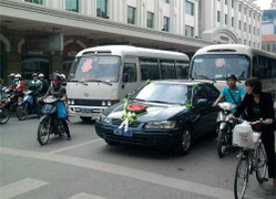 Khoán xe công: Vì sao thất bại thê thảm?